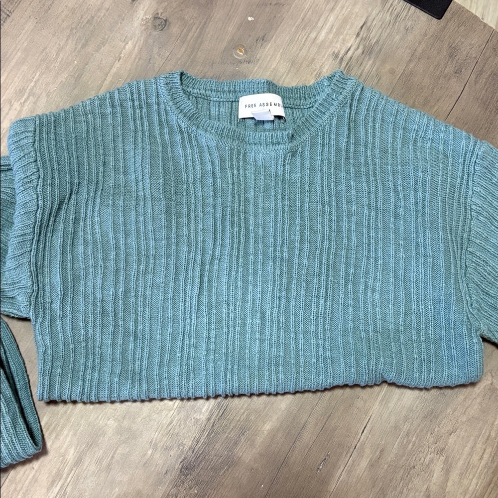 Free Assembly Ribbed Knit Two Piece - Picture 4 of 5